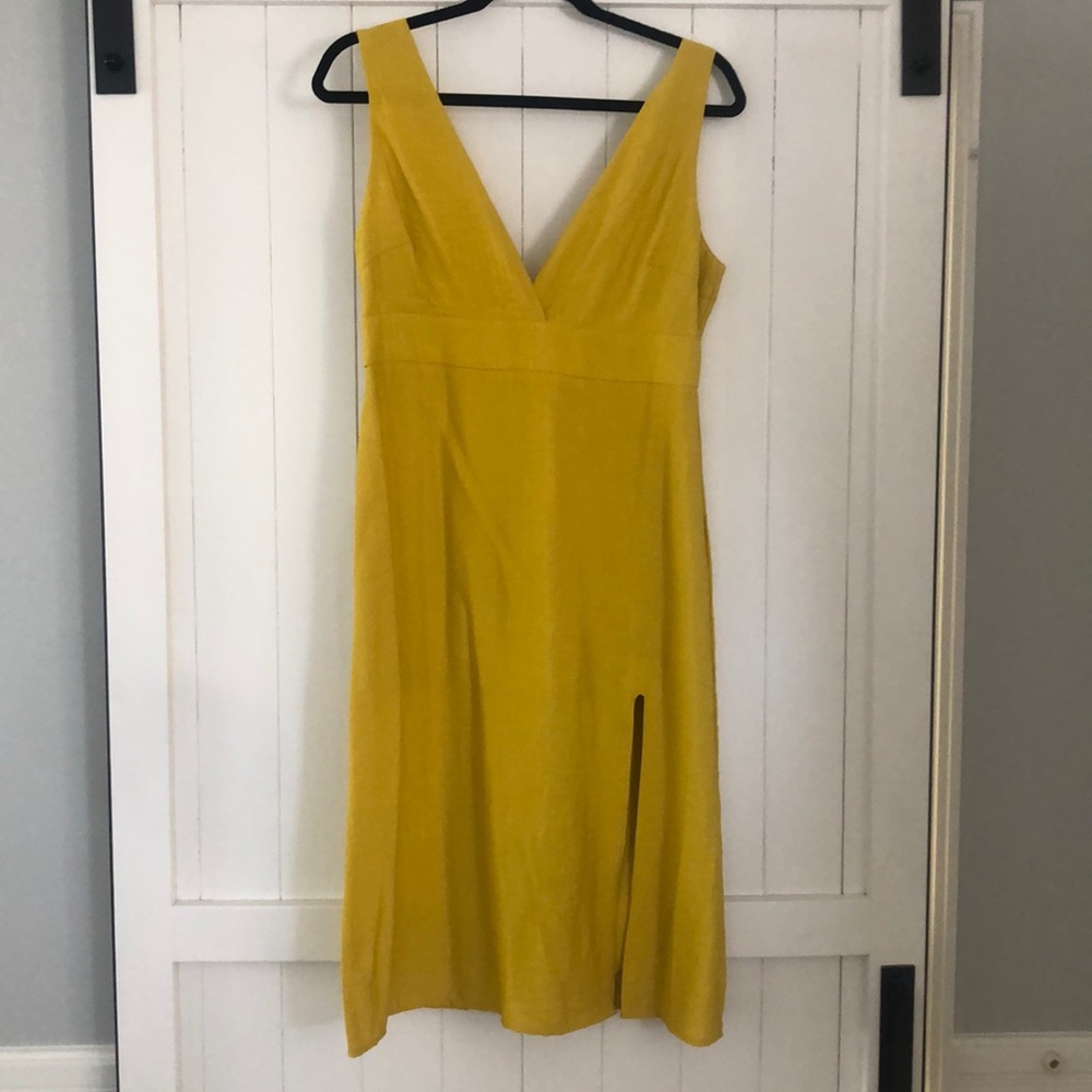 LINE & DOT YELLOW DRESS W/ SLIT